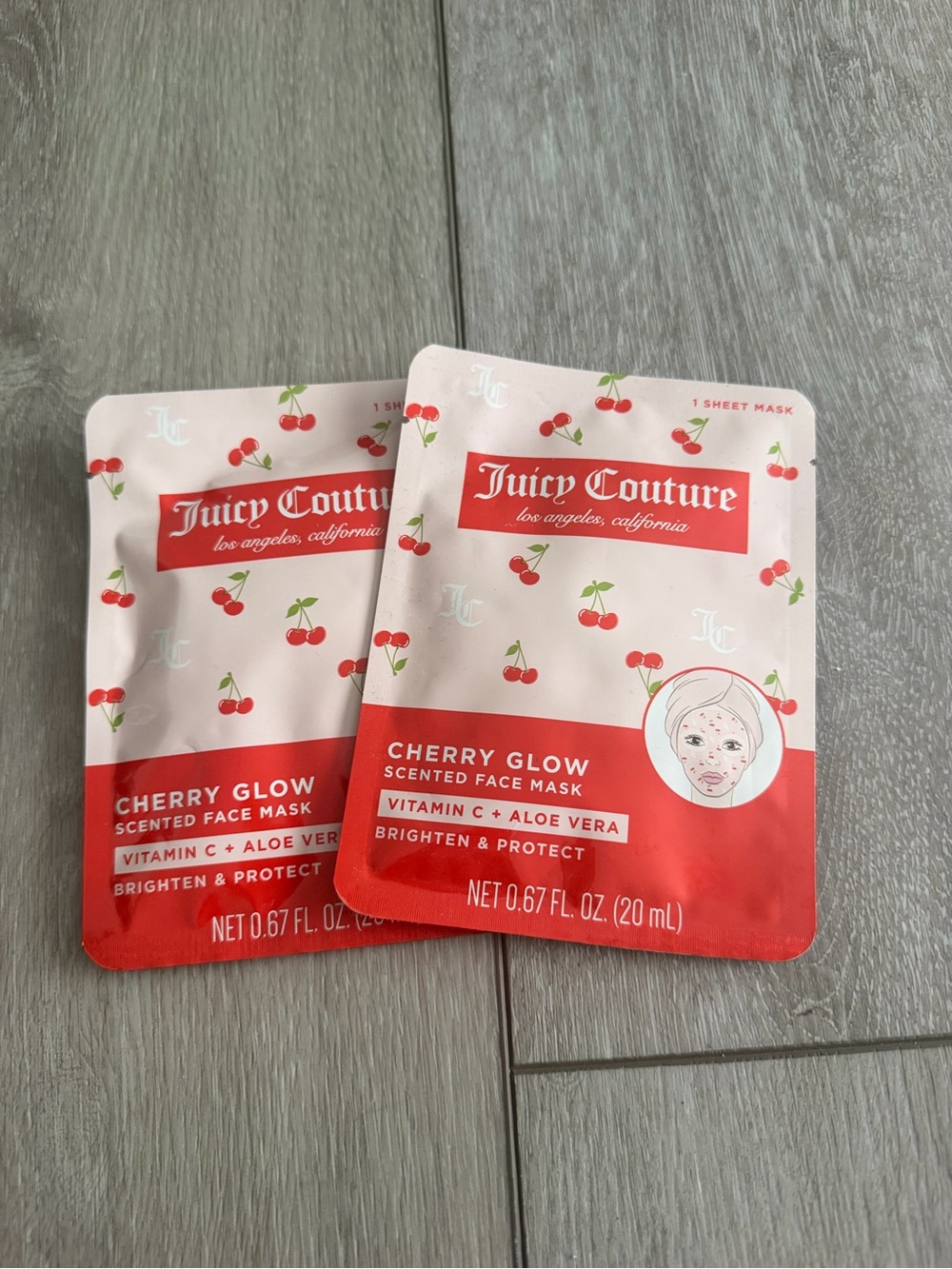 Juicy Couture Cherry Glow Scented Face Mask - Pink & Red Cherry Print